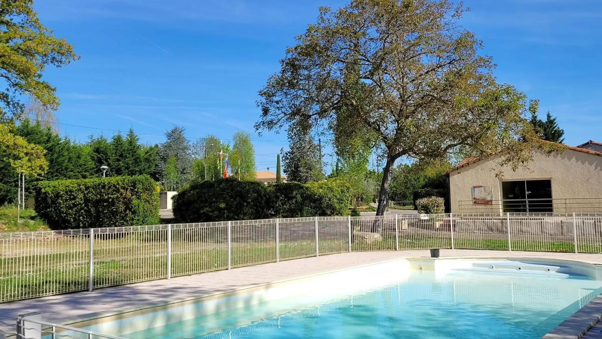 营地 Camping Portes D'Ariege 帕米耶 法国